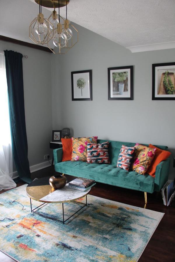 Beautiful Apartment In Guildford With Parking Send Exteriör bild