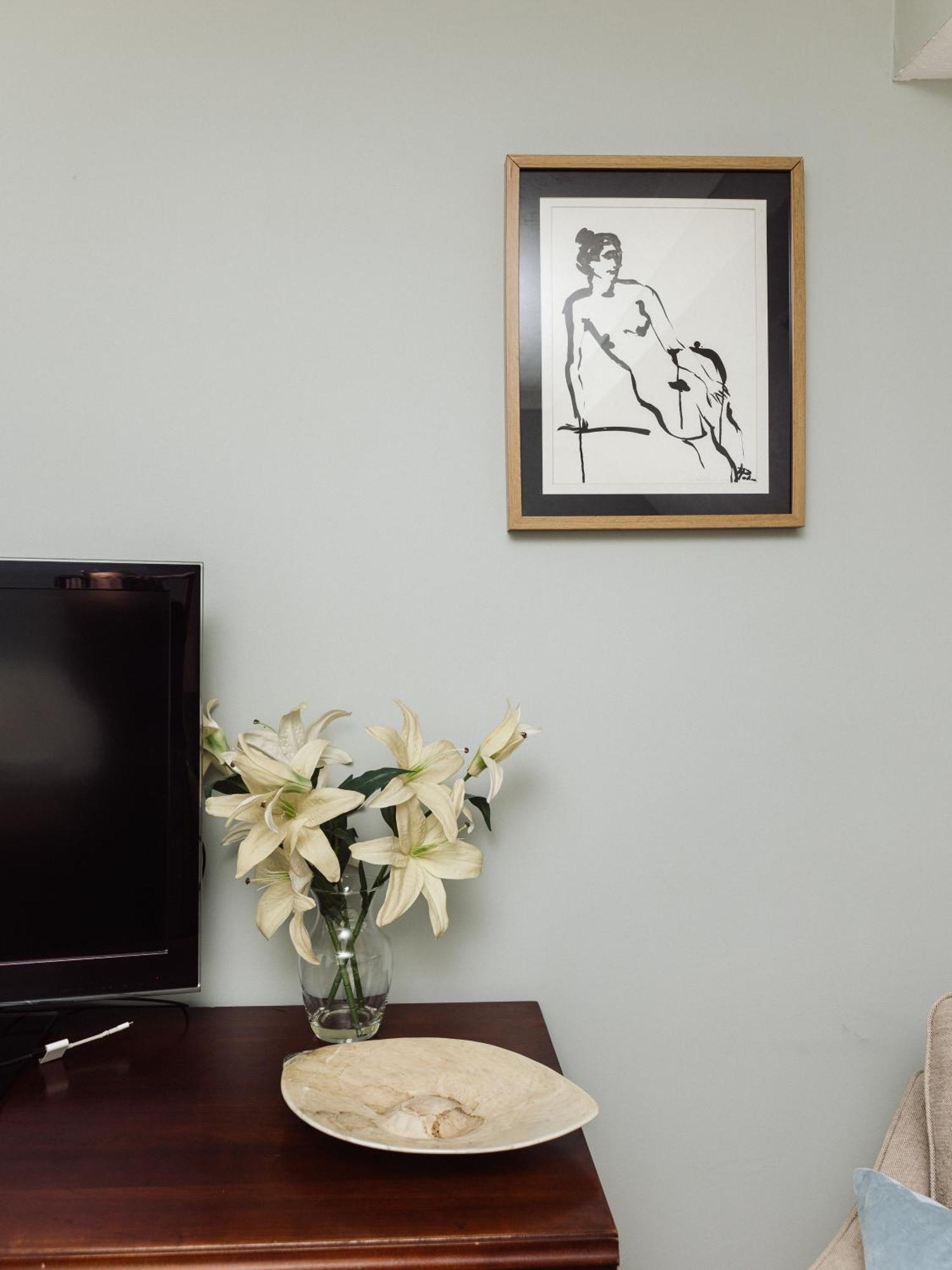 Beautiful Apartment In Guildford With Parking Send Exteriör bild