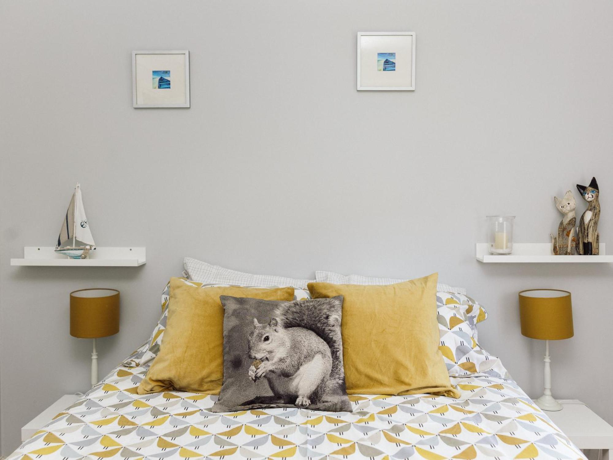 Beautiful Apartment In Guildford With Parking Send Exteriör bild