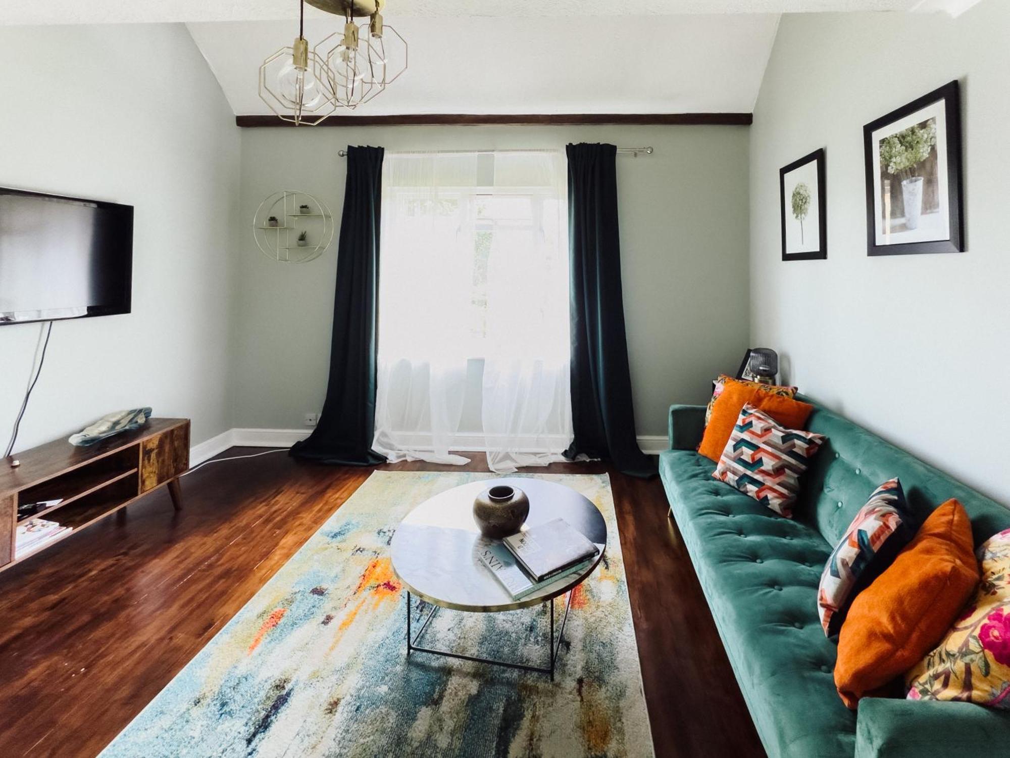 Beautiful Apartment In Guildford With Parking Send Exteriör bild